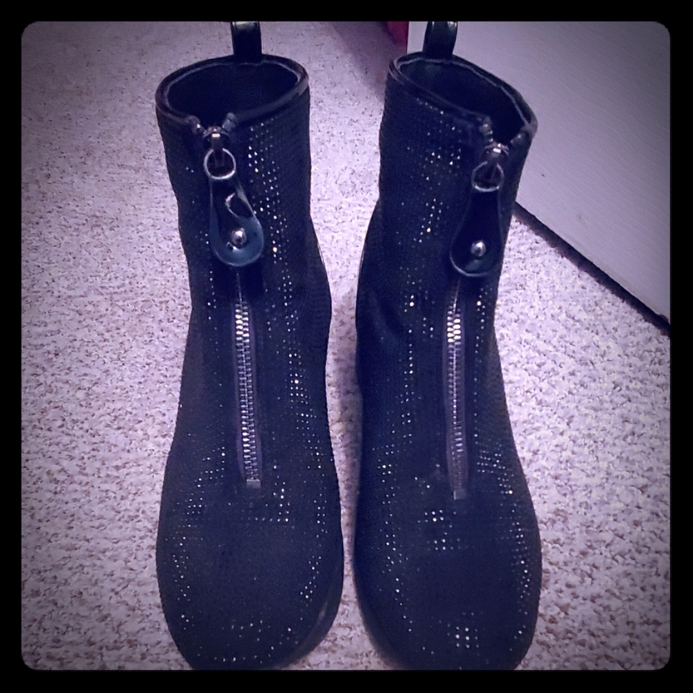 Size 10 sparkling wedges. Needs a new home.